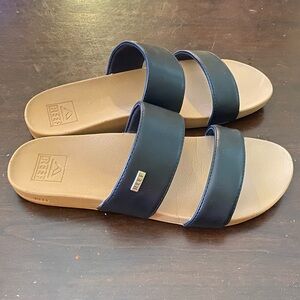 Womans Reef Sandals, Size 9. Never Worn.